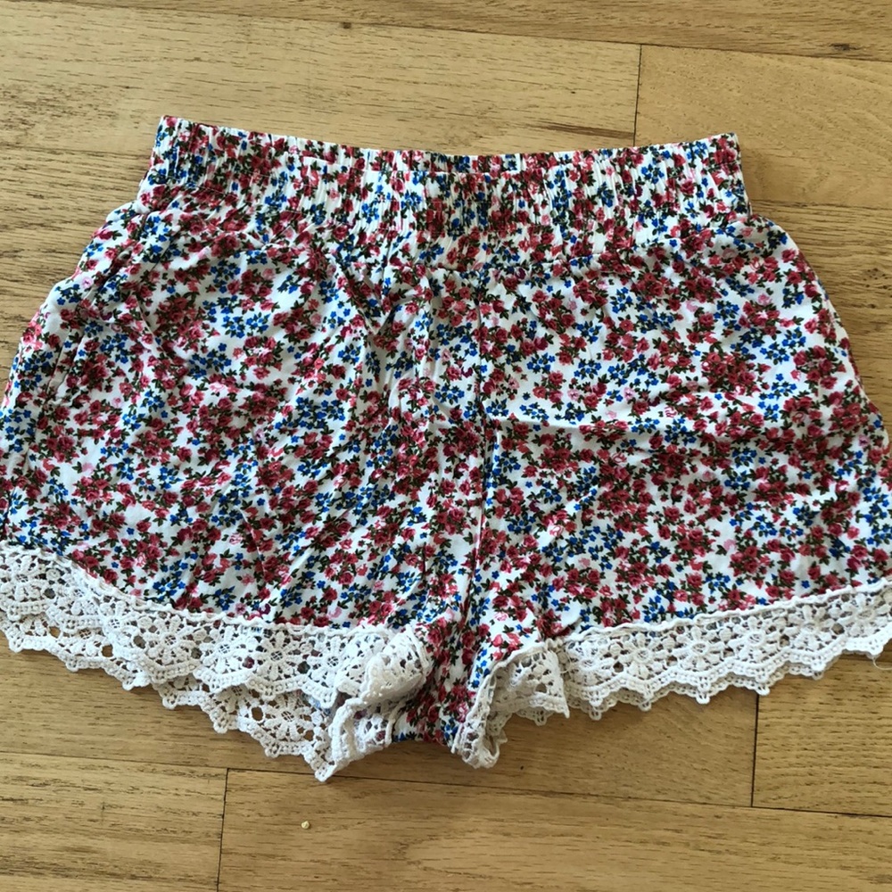 Flowy floral shorts